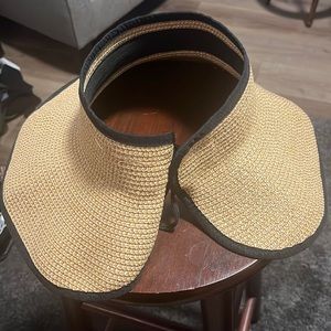 Straw roll up hat with open top